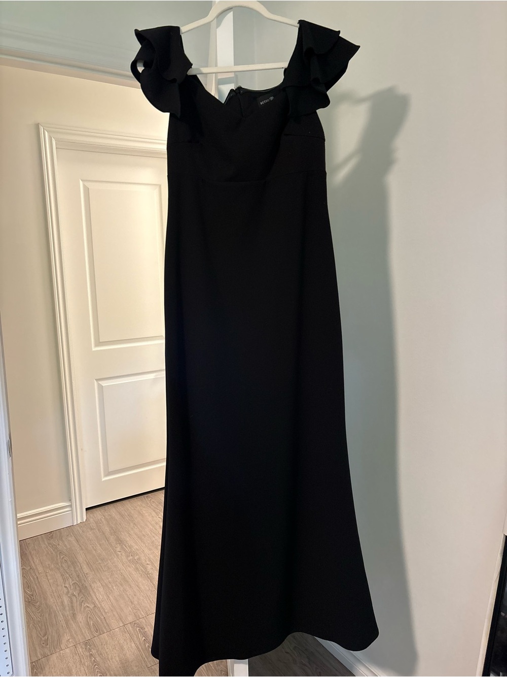 Elegant Black Ruffle Shoulder Maxi Dress